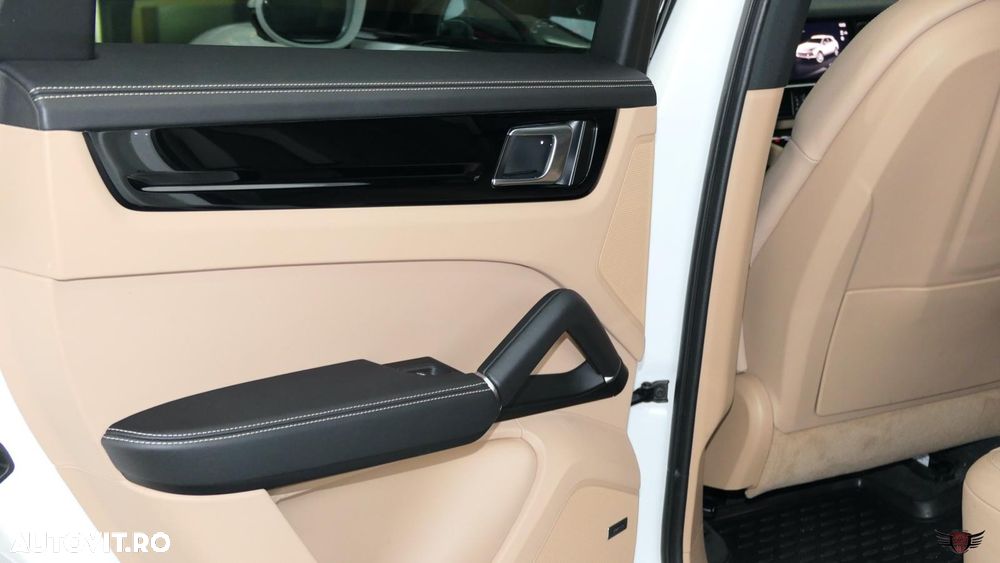 Porsche Cayenne Tiptronic S Platinum Edition - 26