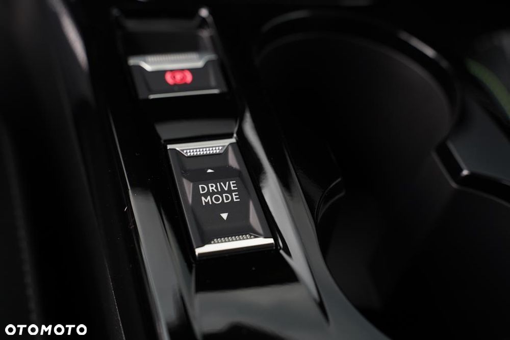 Peugeot 208 - 22