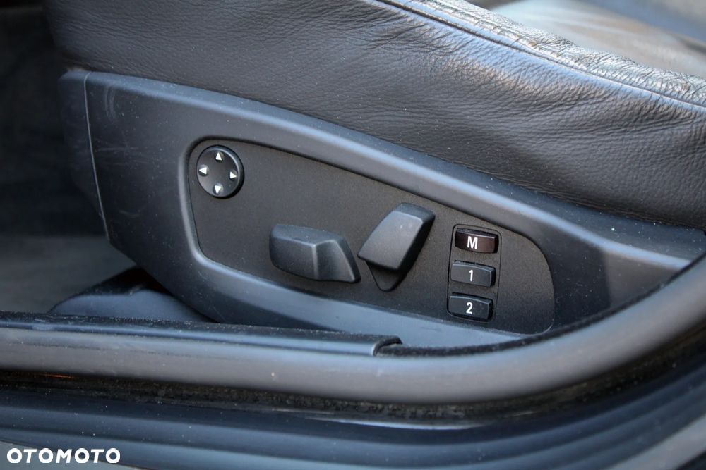 BMW Seria 5 530i - 32