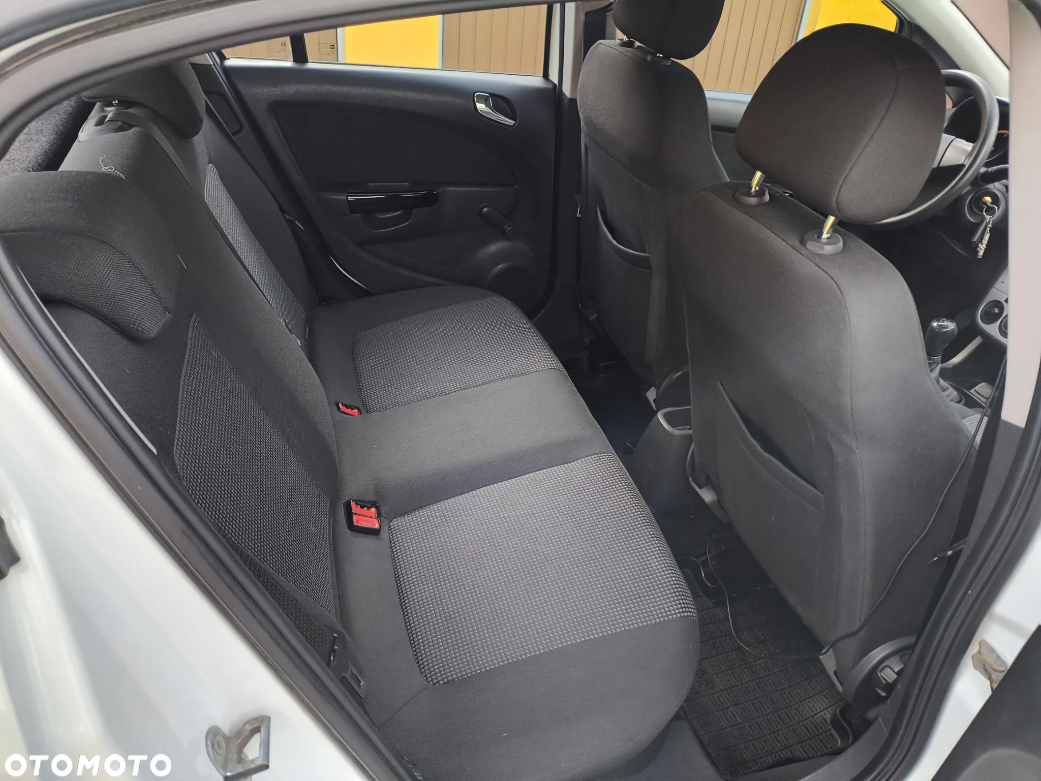 Opel Corsa - 16