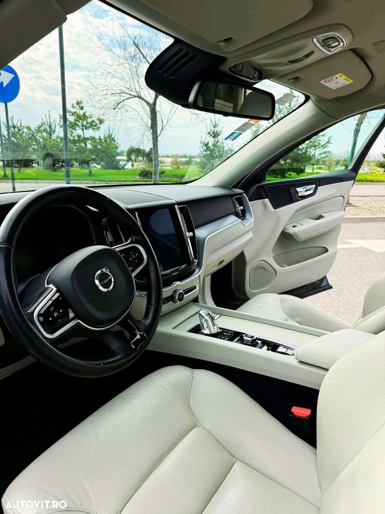 Volvo XC 60 T8 Twin Engine AWD Momentum - 8