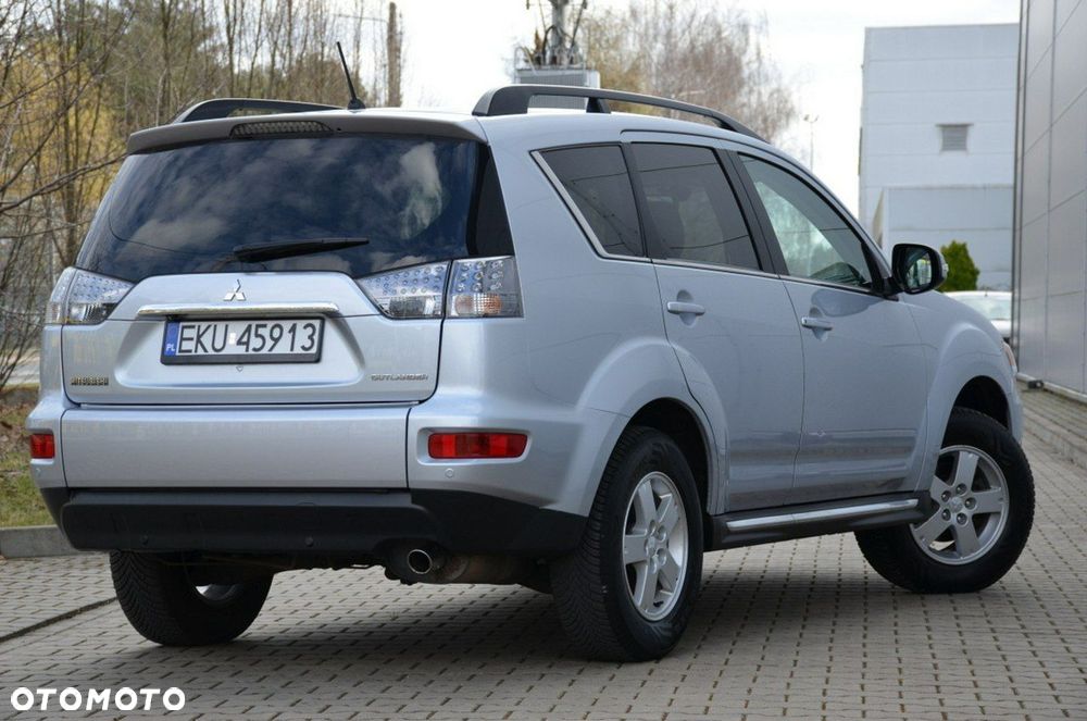 Mitsubishi Outlander - 12