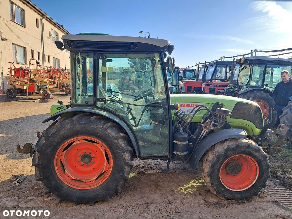 Claas Nexos 240F 4X4 - 5