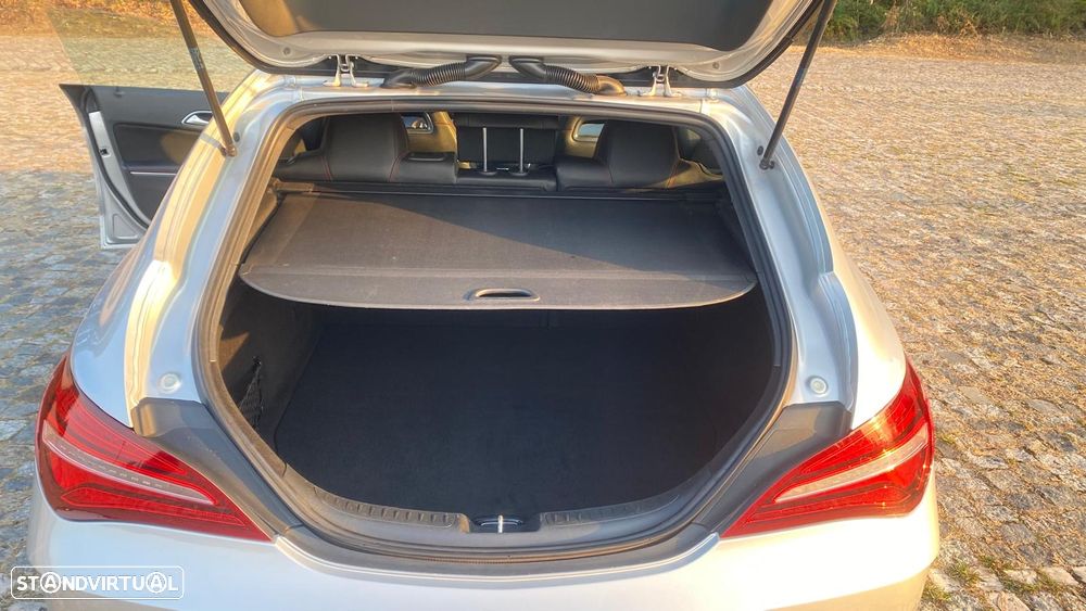 Mercedes-Benz CLA 180 d Shooting Brake AMG Line - 9
