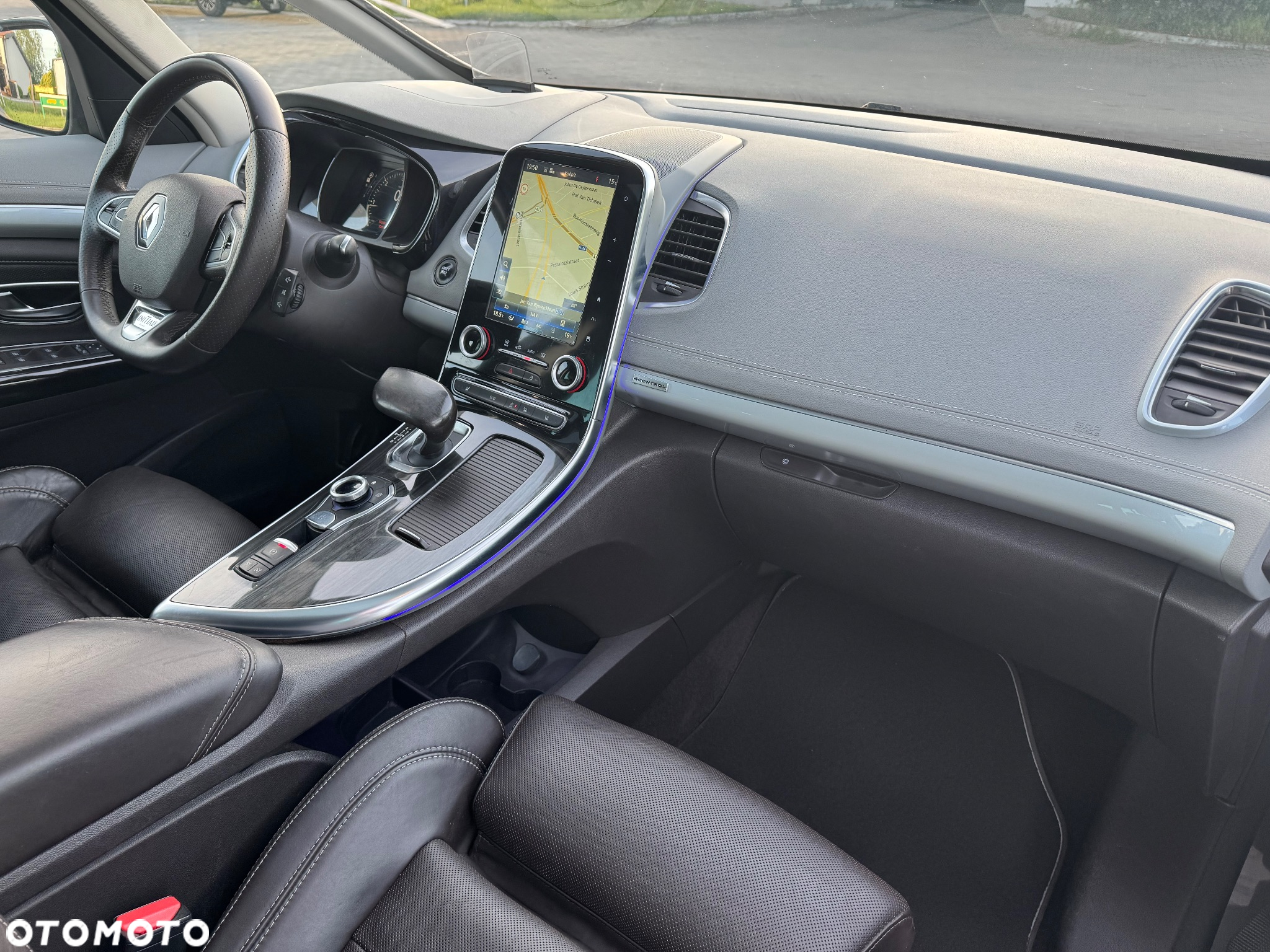Renault Espace 1.6 dCi Energy Initiale Paris EDC - 29
