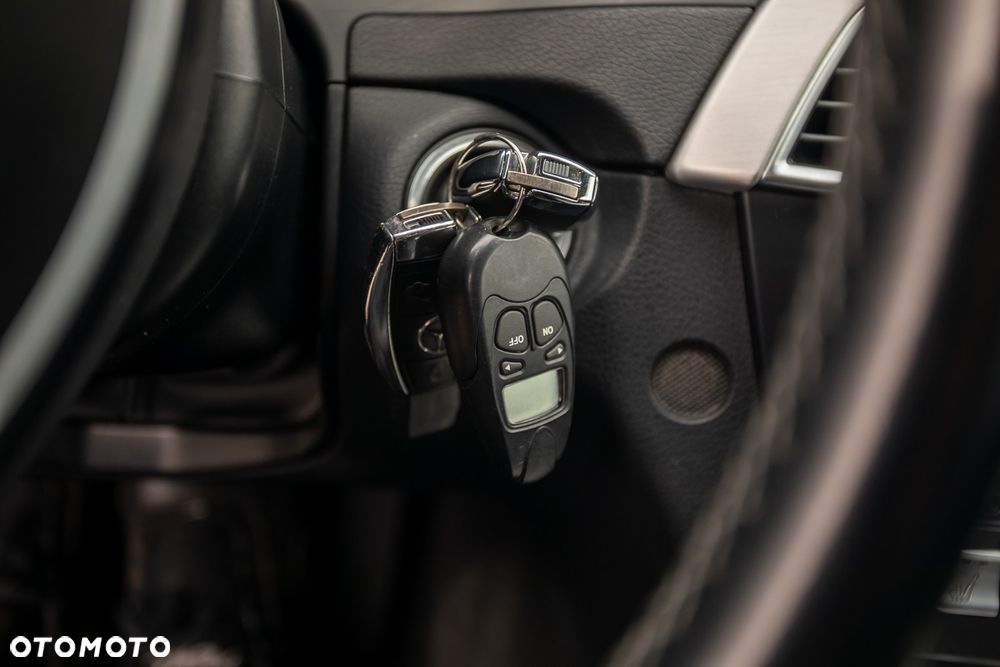 Mercedes-Benz Klasa C 180 (BlueEFFICIENCY) Avantgarde - 33