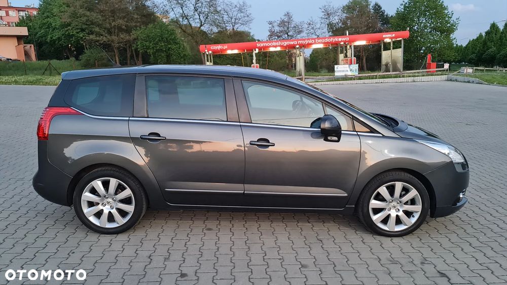 Peugeot 5008 1.6 THP Premium + - 37