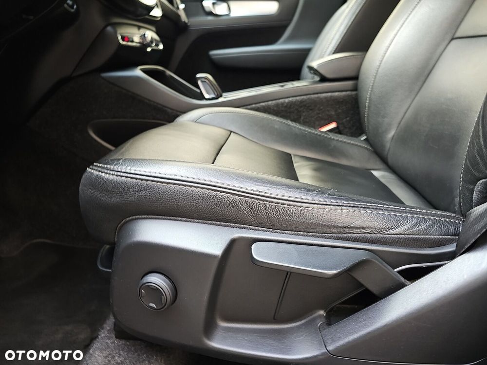Volvo XC 40 D3 Momentum - 27
