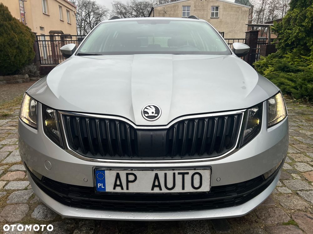 Skoda Octavia 1.6 TDI DSG Ambition - 9