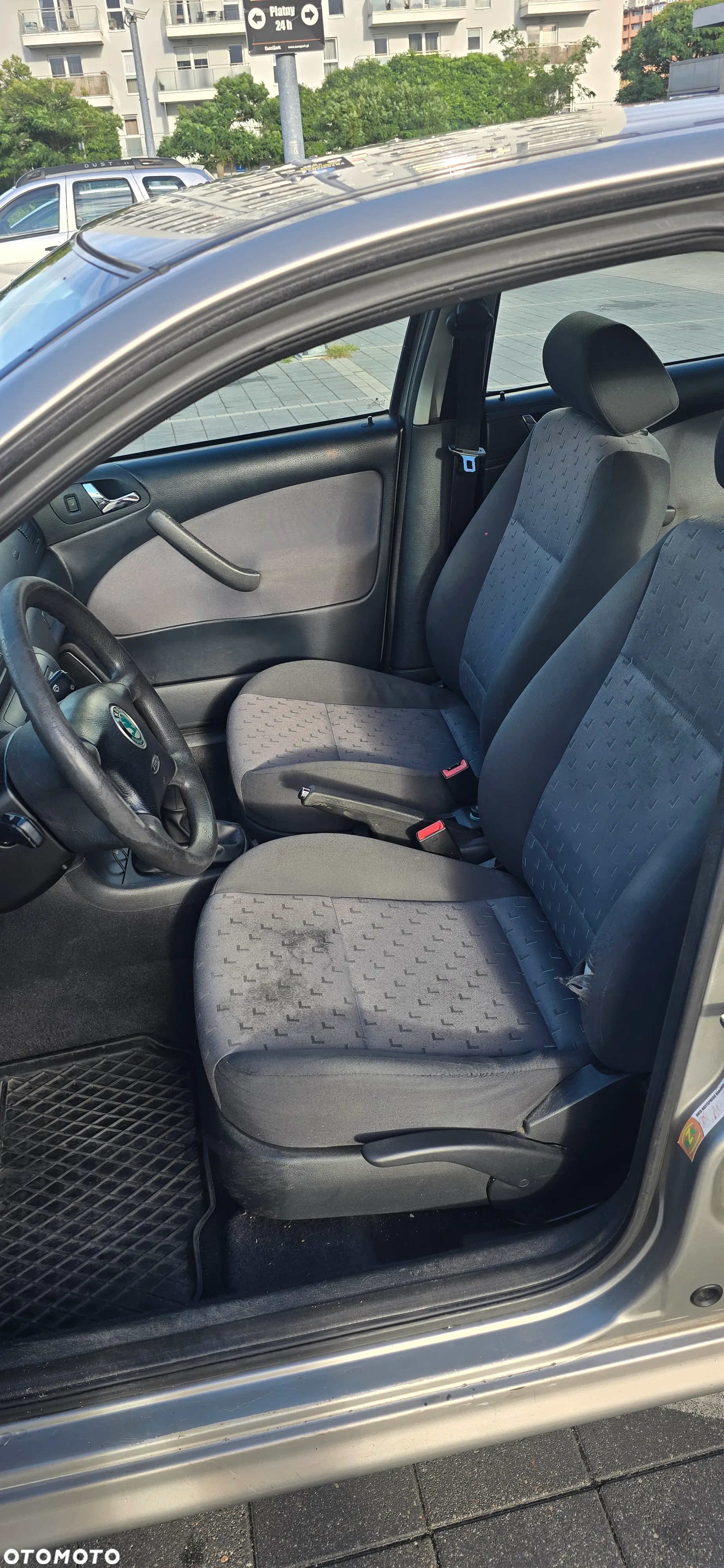 Skoda Octavia 1.6 Tour - 10