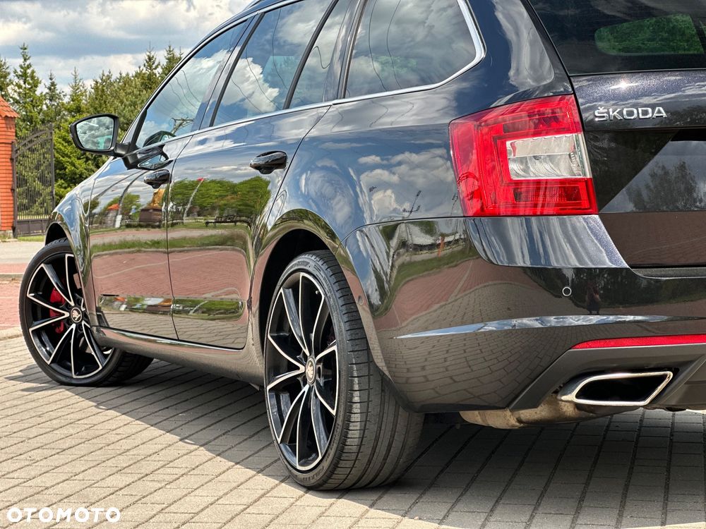 Skoda Octavia 2.0 TDI DSG RS - 9