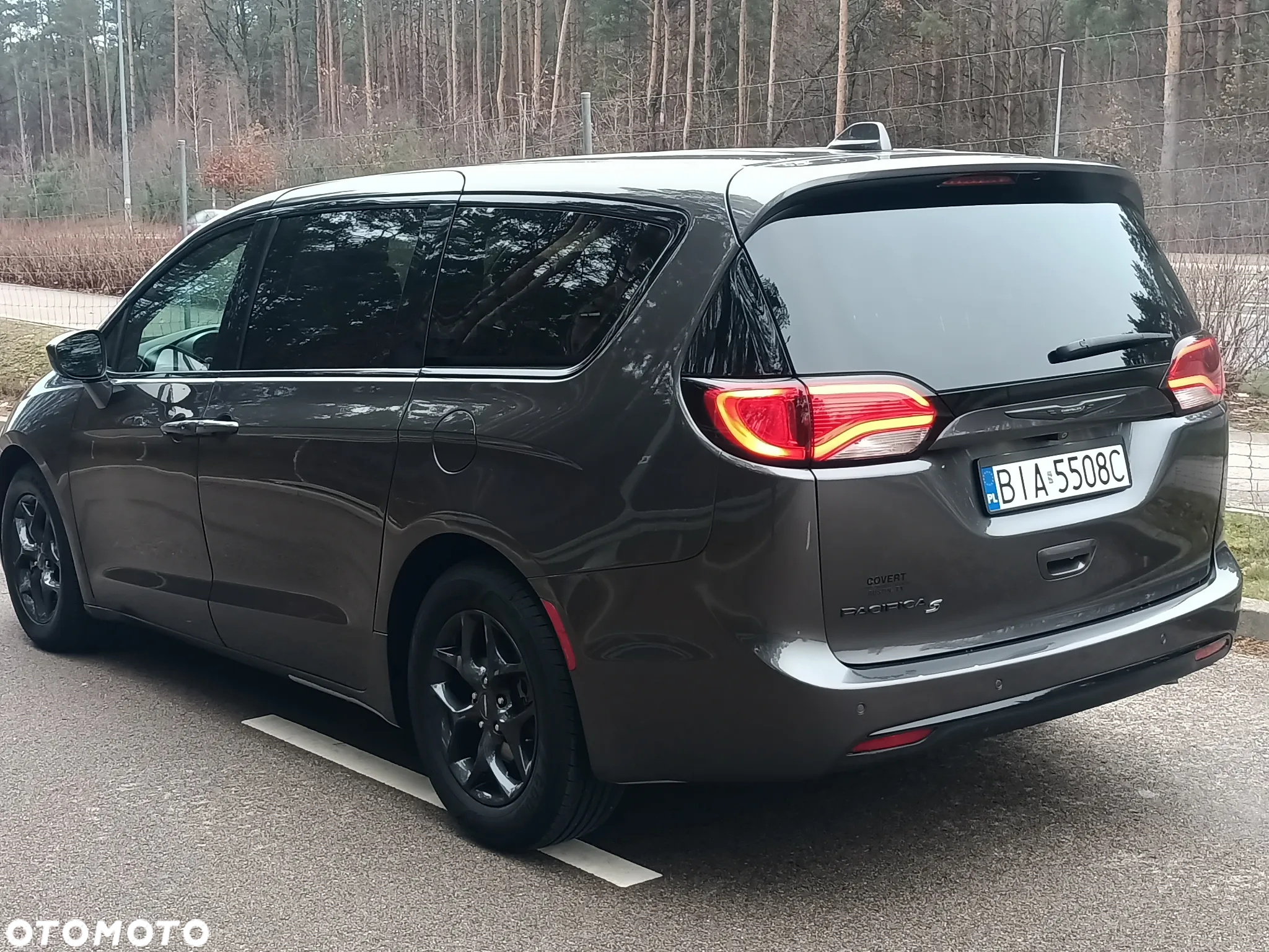 Chrysler Pacifica - 3