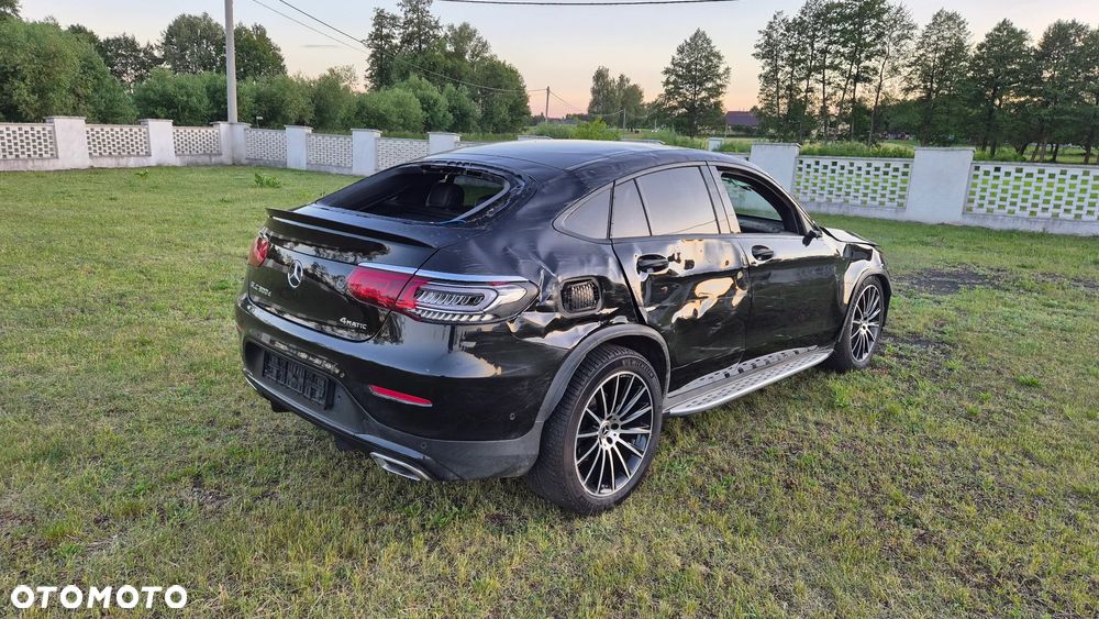 Mercedes-Benz GLC 300 d 4Matic 9G-TRONIC AMG Line - 14