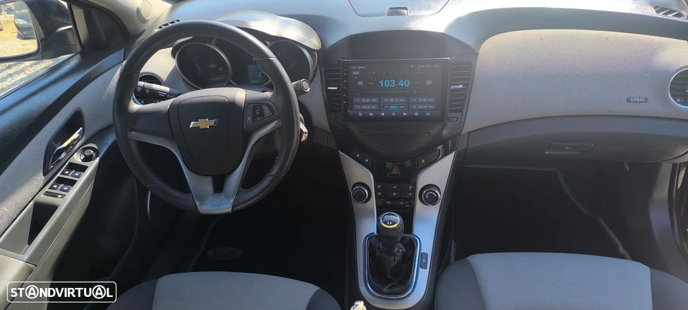Chevrolet Cruze 1.6 LS - 8