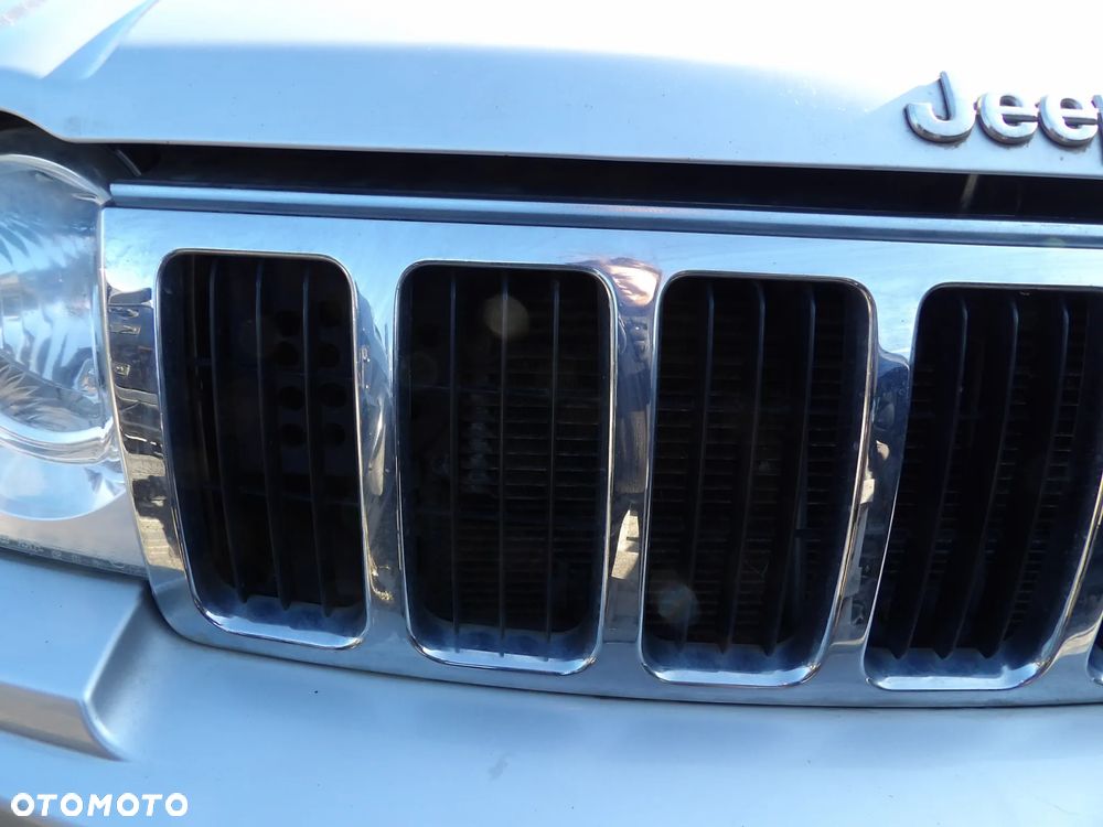 JEEP GRAND CHEROKEE WK GRILL ATRAPA 05-10 R. - 2