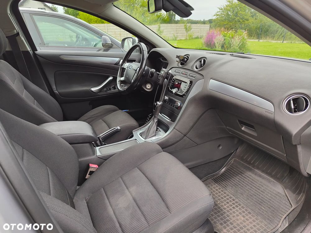 Ford Mondeo - 12