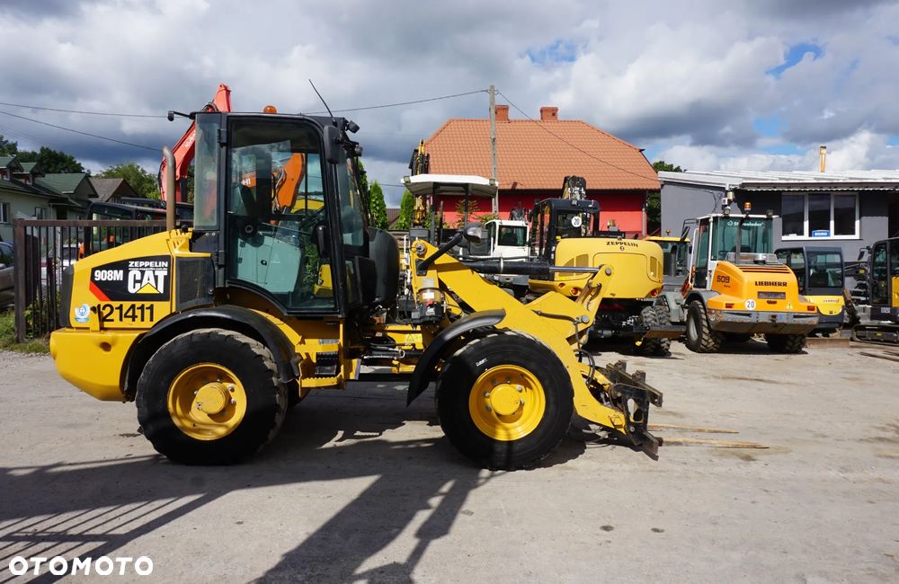 Caterpillar CAT 908 M - 3