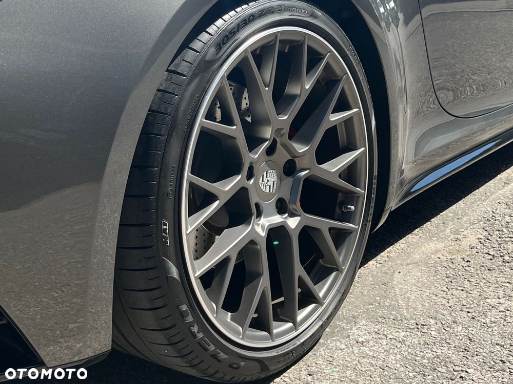 Porsche 911 Carrera 4S - 6
