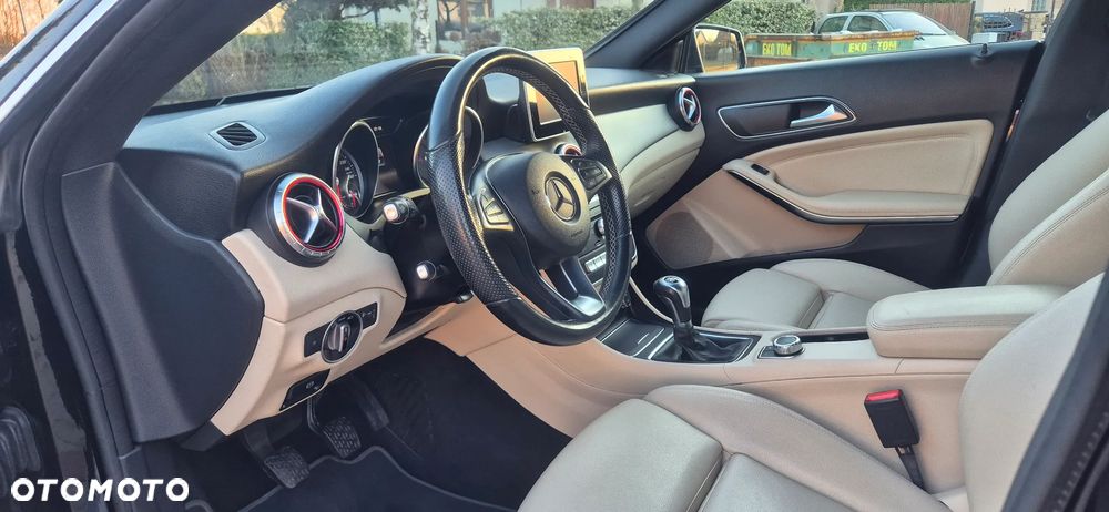 Mercedes-Benz CLA 200 UrbanStyle Edition - 15