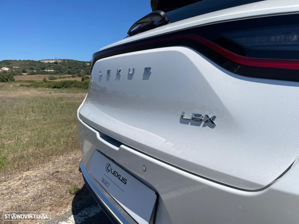 Lexus LBX Elegant - 23