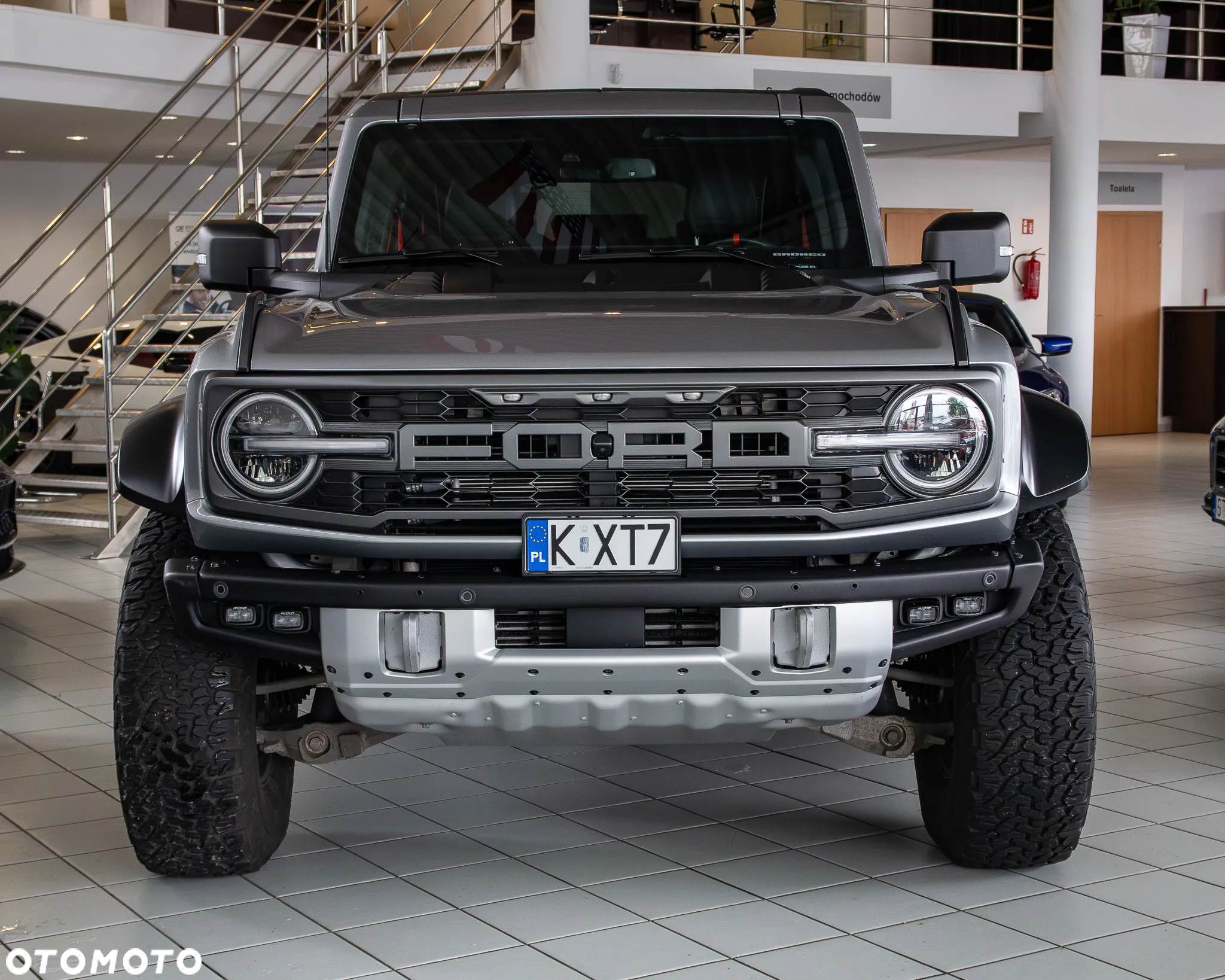 Ford Bronco - 2