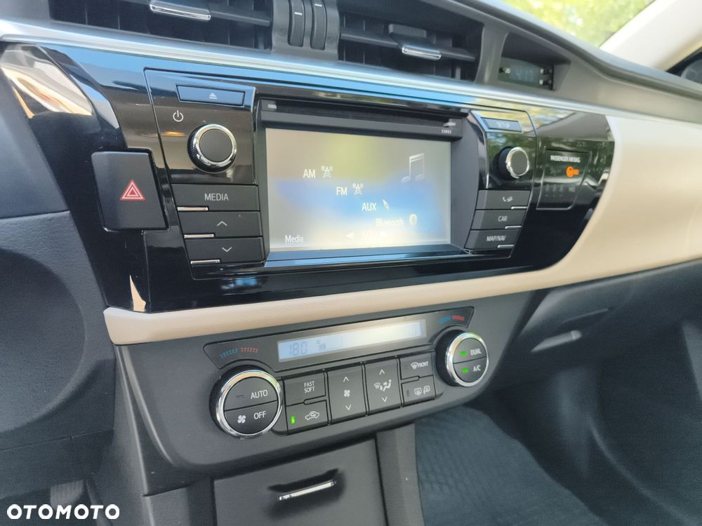 Toyota Corolla 1.6 Premium EU6 - 26