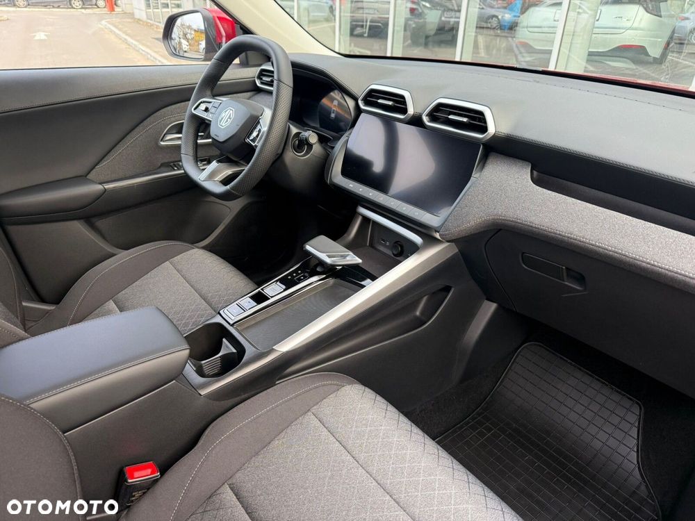 MG ZS Hybrid+ - 10
