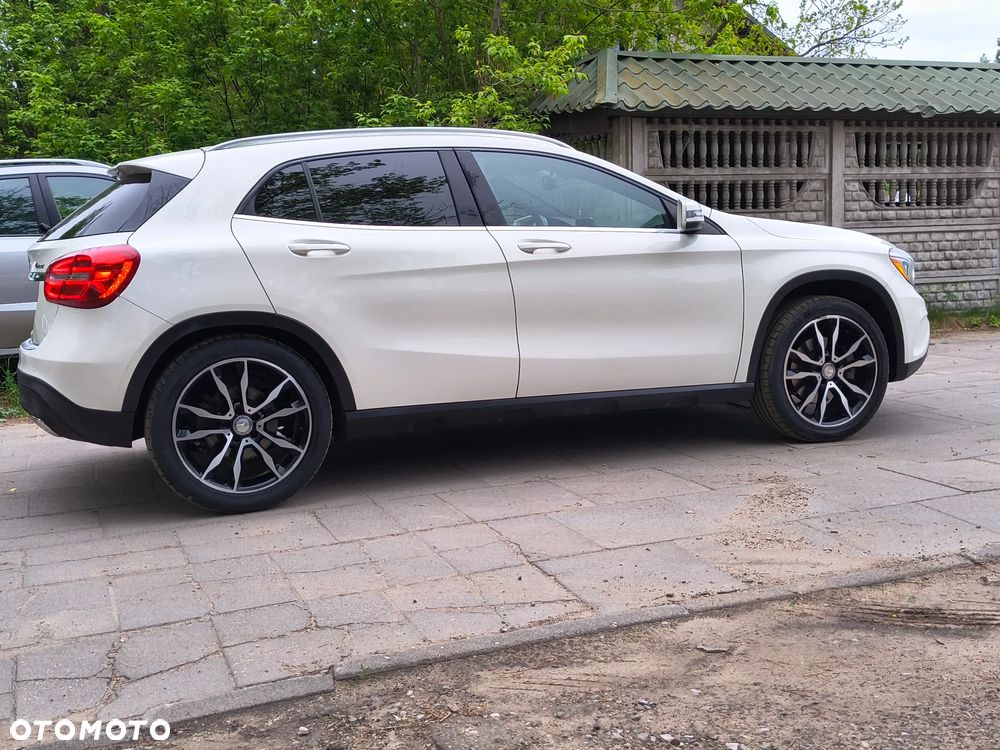 Mercedes-Benz GLA 250 4Matic 7G-DCT Activity Edition - 18
