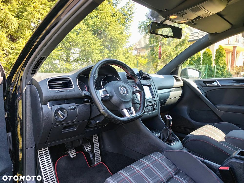 Volkswagen Golf - 10