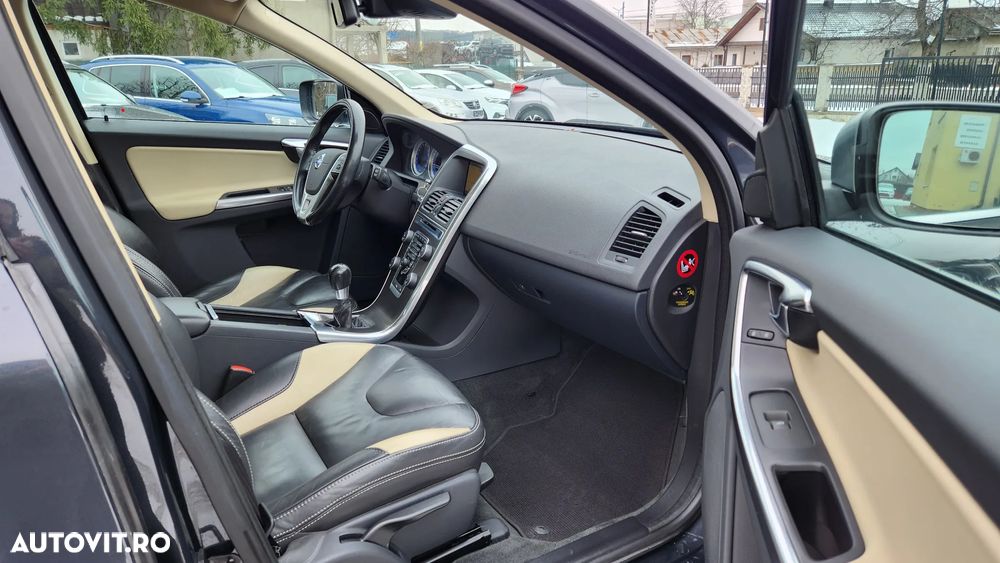 Volvo XC 60 D4 RDesign - 26