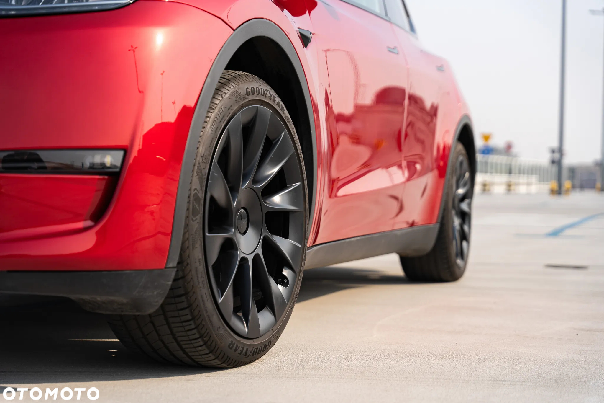 Tesla Y 83.1kWh Long Range AWD - 4