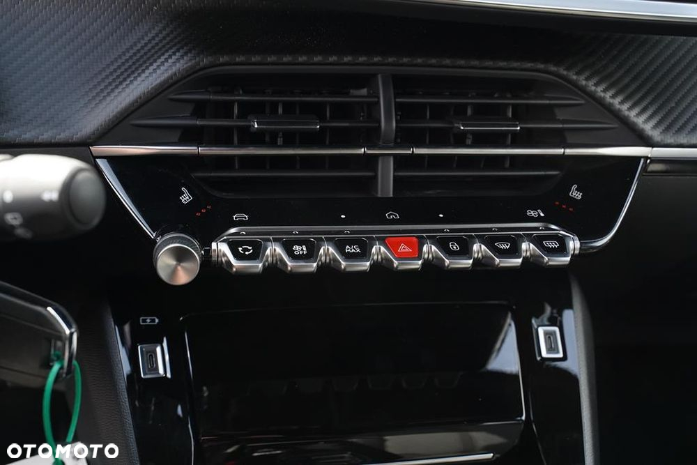 Peugeot 2008 PureTech mHEV Allure e-DCS6 - 19