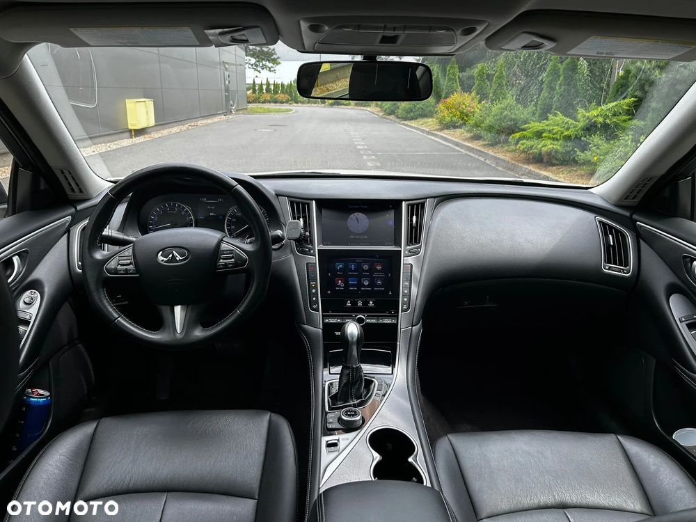 Infiniti Q50 - 25
