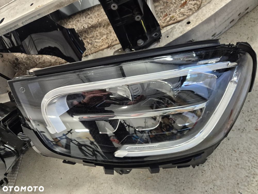 Mercedes-Benz GLC - 30