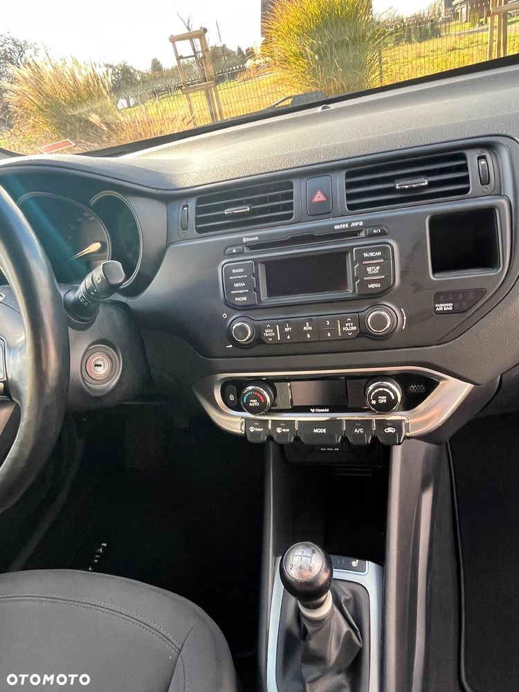 Kia Rio 1.2 Attract - 15