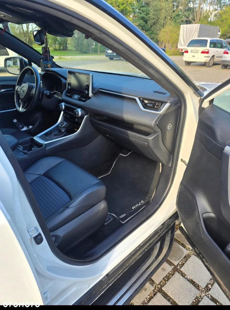 Toyota RAV4 - 13