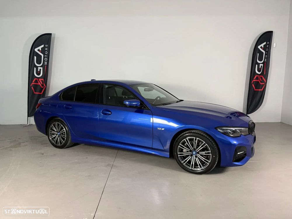BMW 330 e Touring Pack Desportivo M Auto - 2