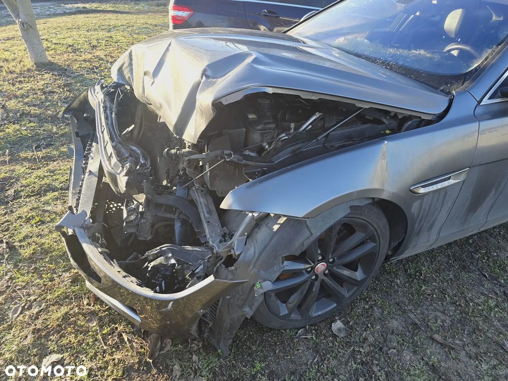 Jaguar XF 2.0 i4D Prestige - 35