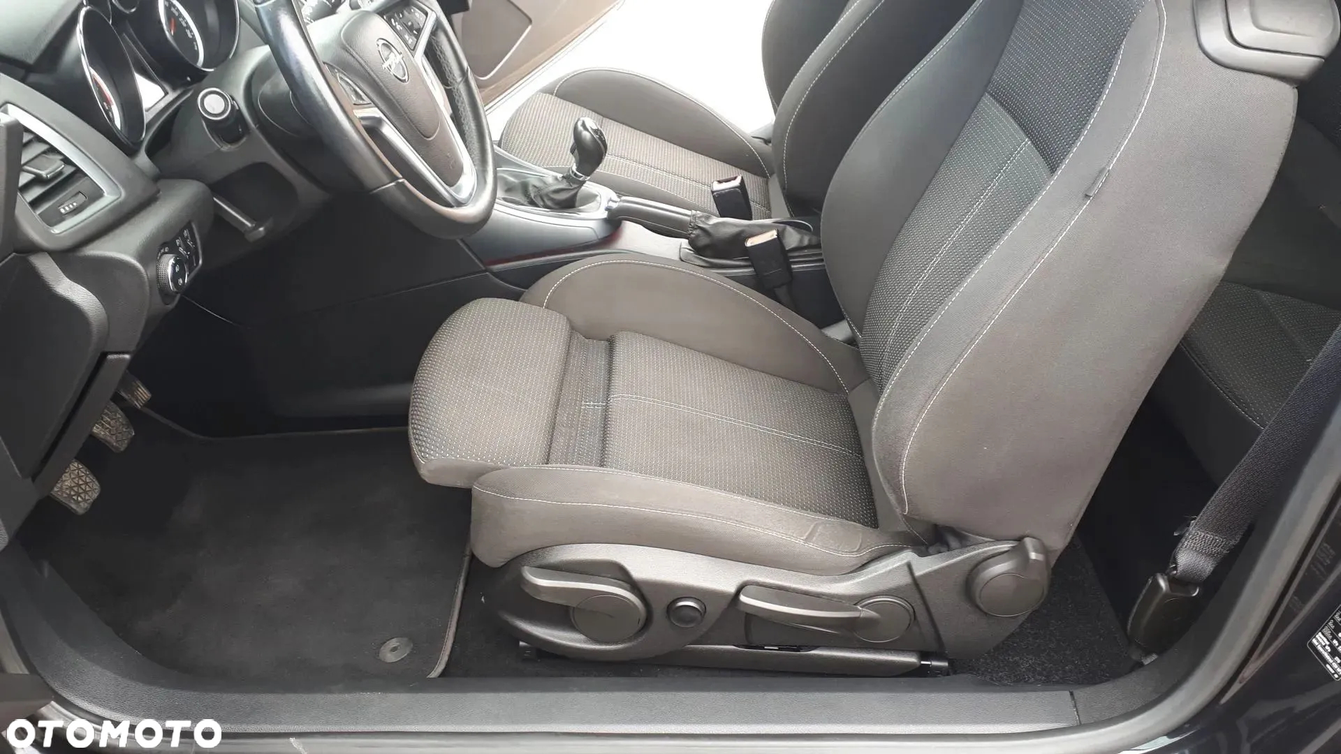 Opel Astra GTC 1.4 Turbo - 13