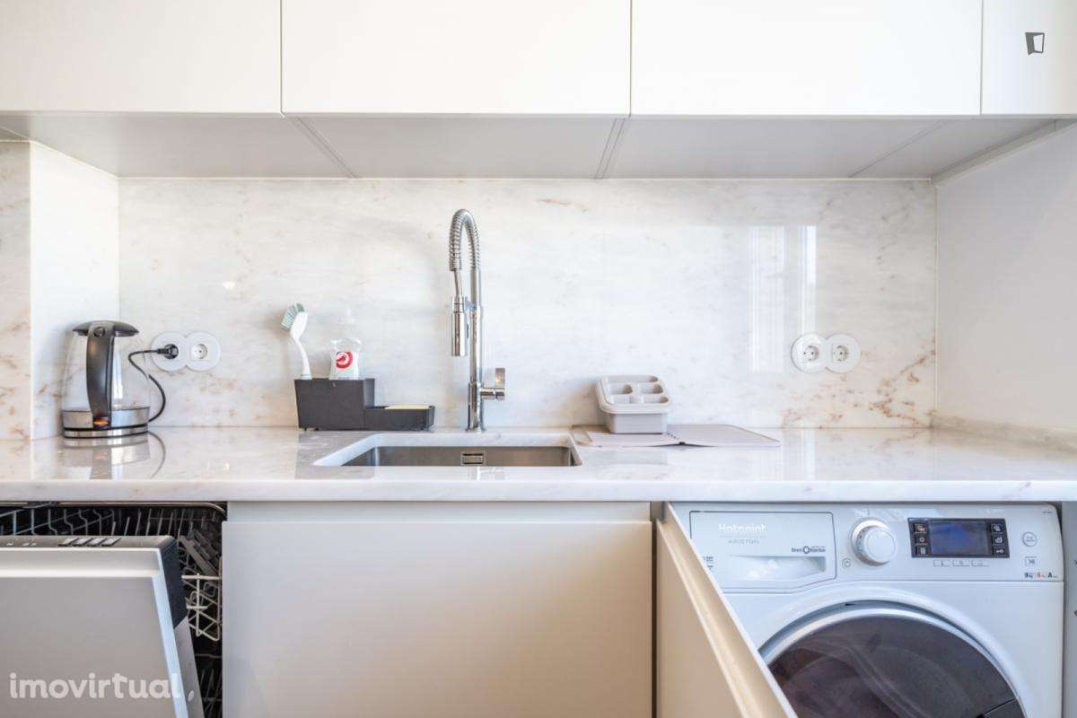 Apartamento com 2 quartos - localizado em Benfica Lisbon - Grande imagem: 3/31