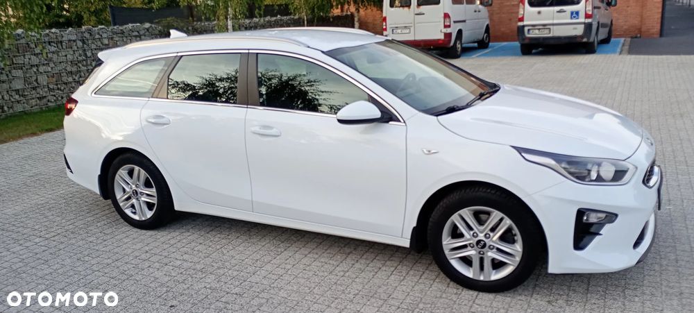 Kia Ceed 1.5 T-GDI M - 3