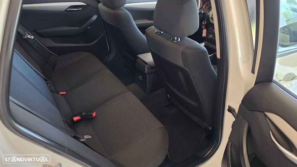 BMW X1 18 d sDrive - 42