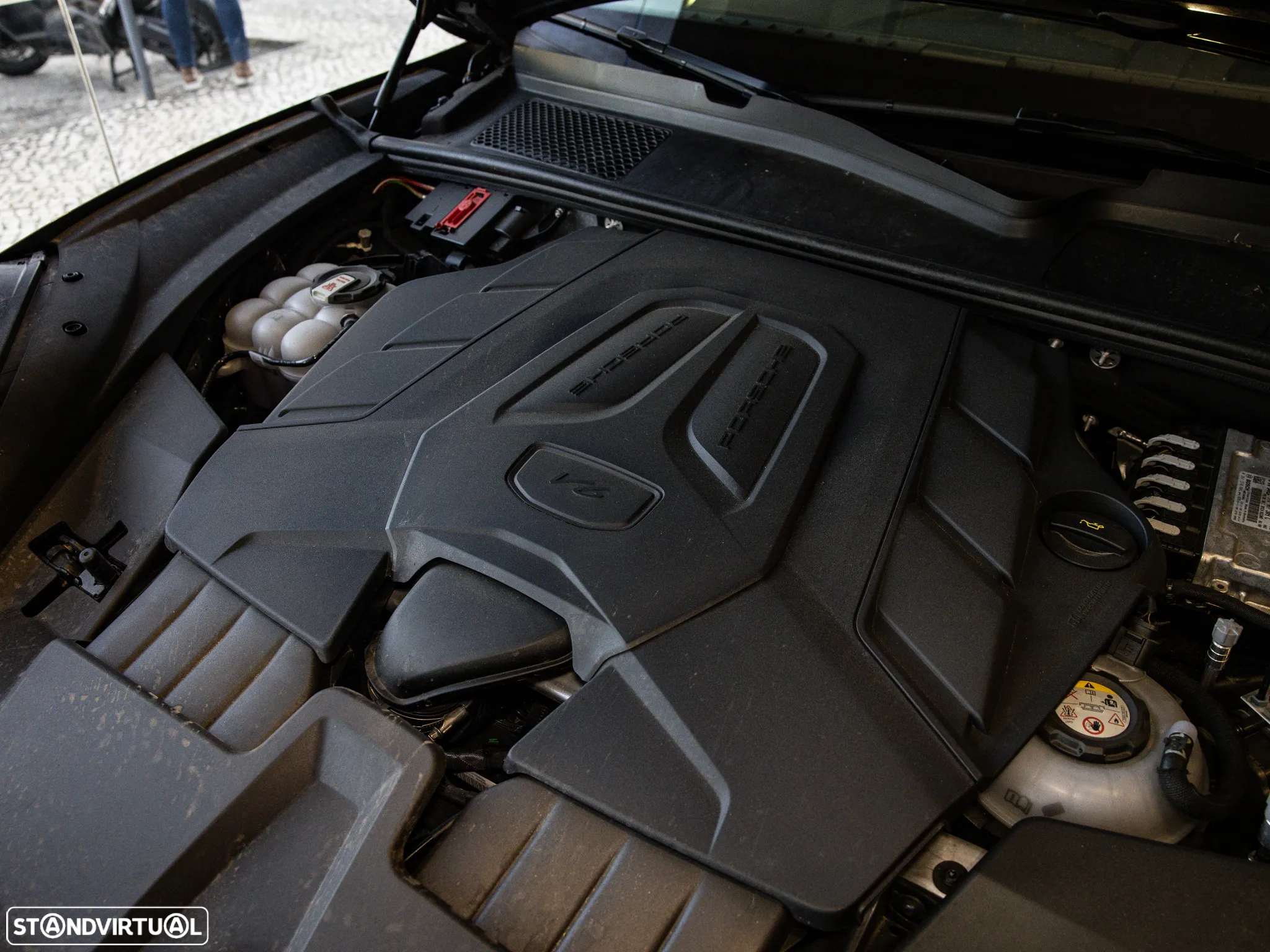 Porsche Cayenne Coupé E-Hybrid - 16