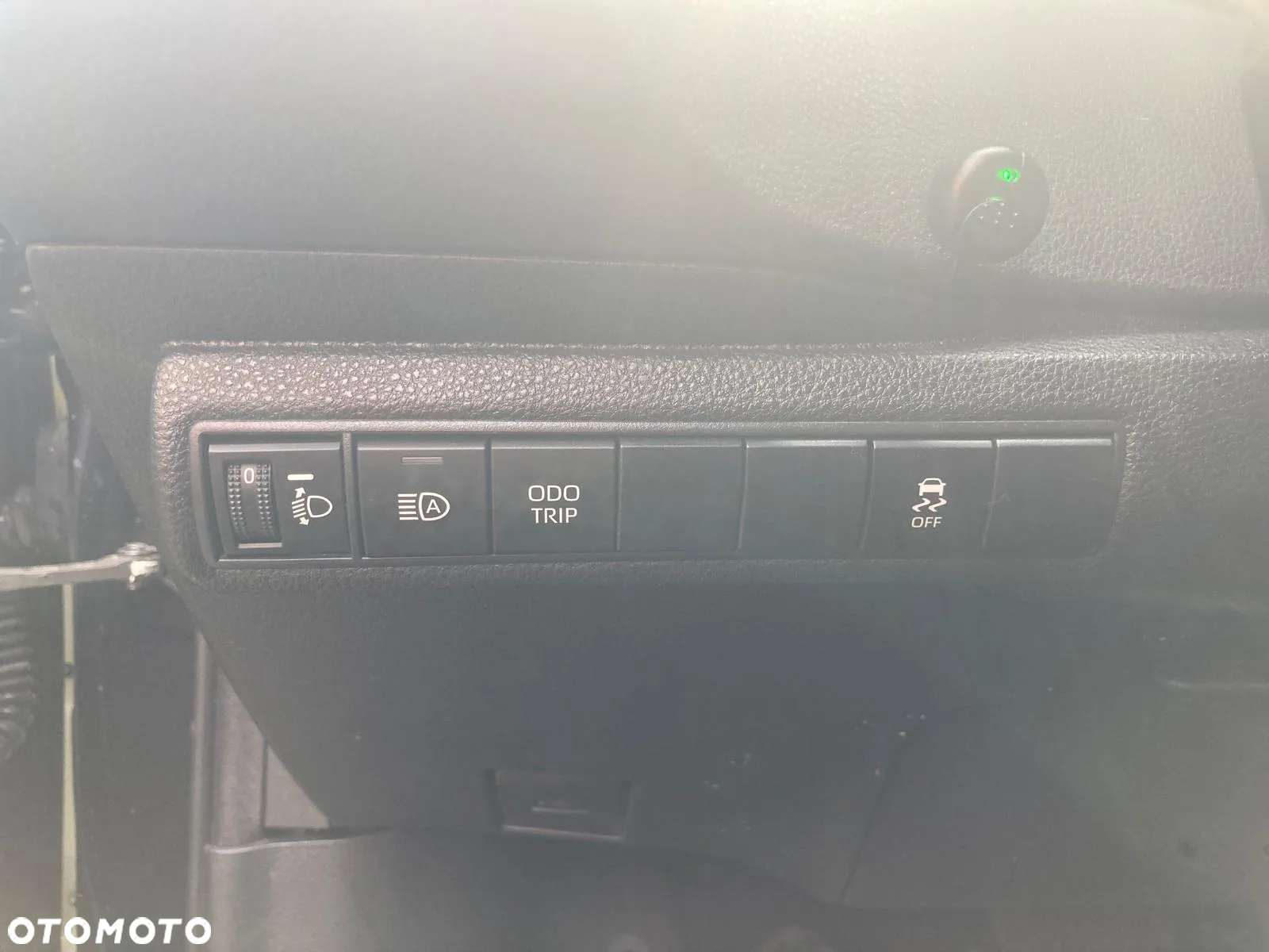 Toyota Corolla 1.8 Hybrid Comfort - 14