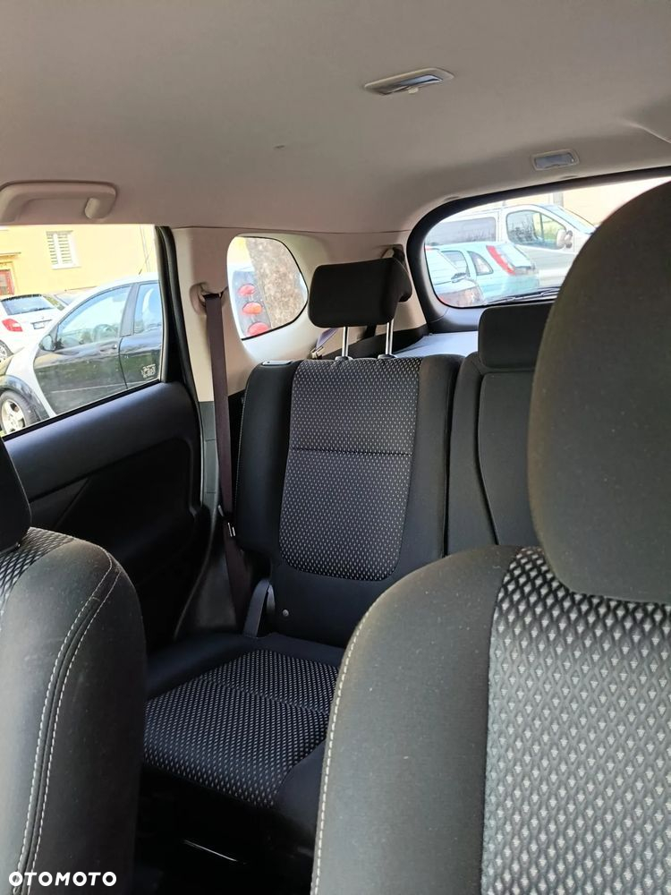 Mitsubishi Outlander - 5