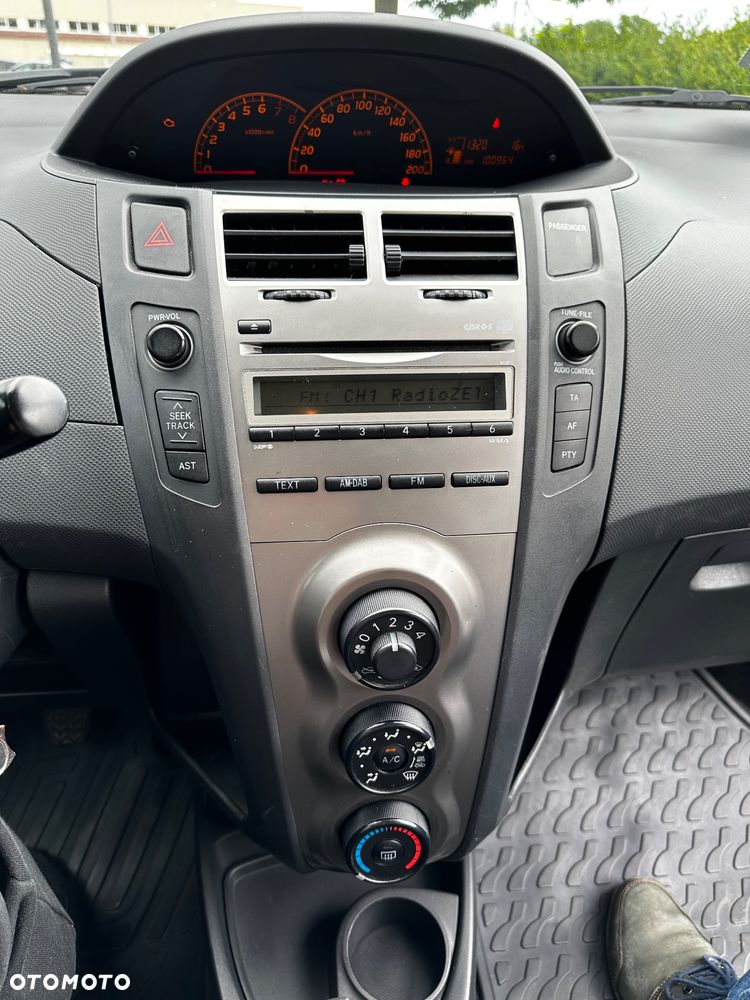 Toyota Yaris 1.33 Terra - 13