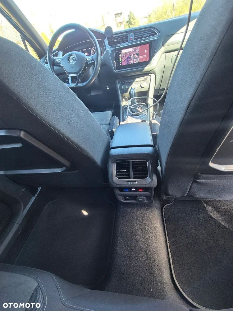 Volkswagen Tiguan - 11