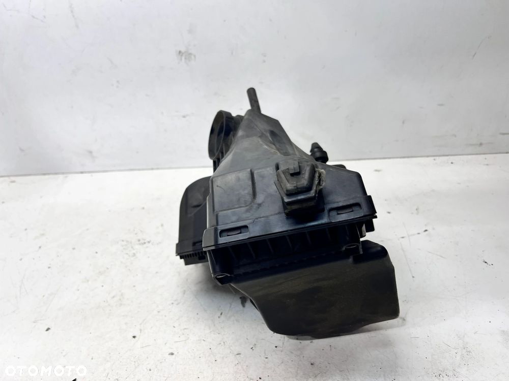 OBUDOWA FILTRA POWIETRZA AUDI A4 B8 A5 Q5 8R 8R0133837E 8R0133843C - 8