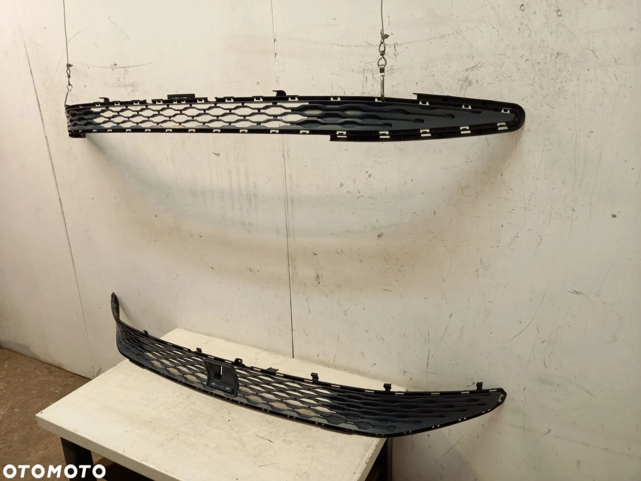Vw T7 Multivan 7T0 kratka atrapa kratki srodkowa gora doł Nowe OEM - 2