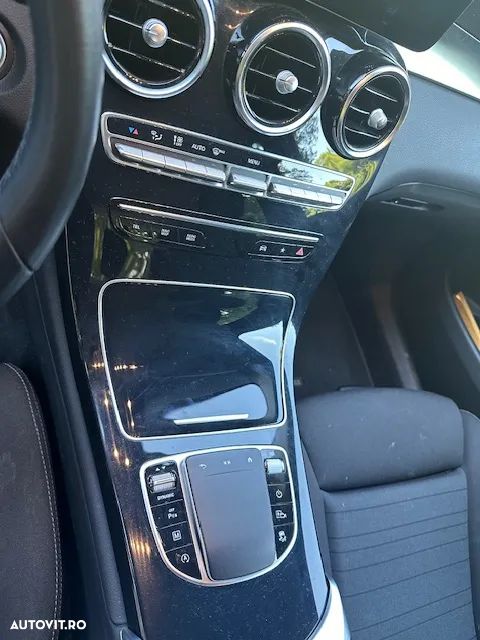 Mercedes-Benz GLC 220 d 4Matic 9G-TRONIC - 36